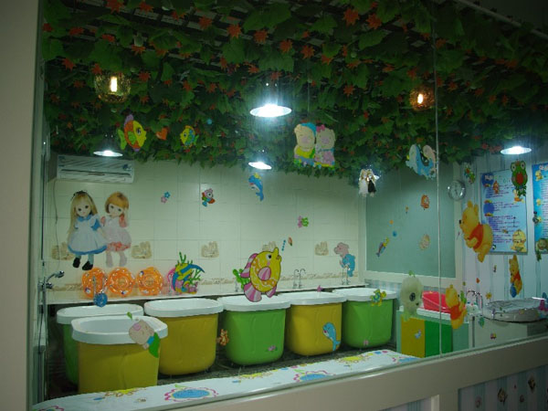 少飞游泳馆实体店