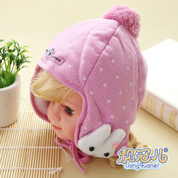 ���ڶ�Ӥ�׶����ޱ�ů����ñ�ӷ�ɫ