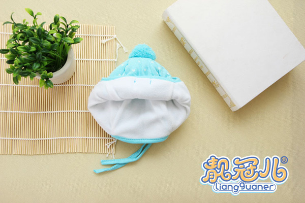 ���ڶ�Ӥ�׶����ޱ�ů����ñ��ϸ��չʾ