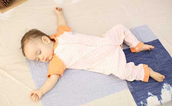 佈恩宝贝婴儿短袖睡衣黄色点点