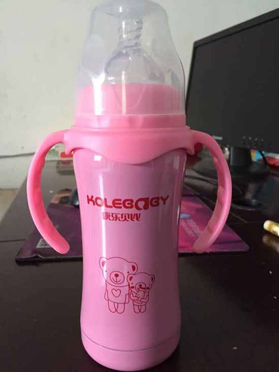 ���ֱ���Ӥ�׶�������ƿ��ɫ
