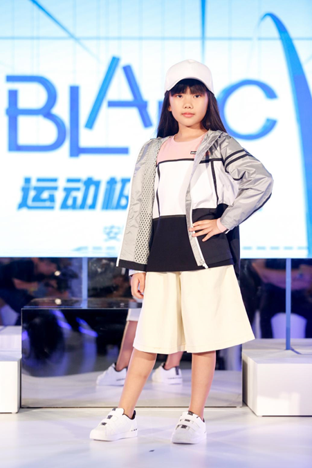 ��̤��ͯ����Blancϵ�У����㿴�����˶��������塱