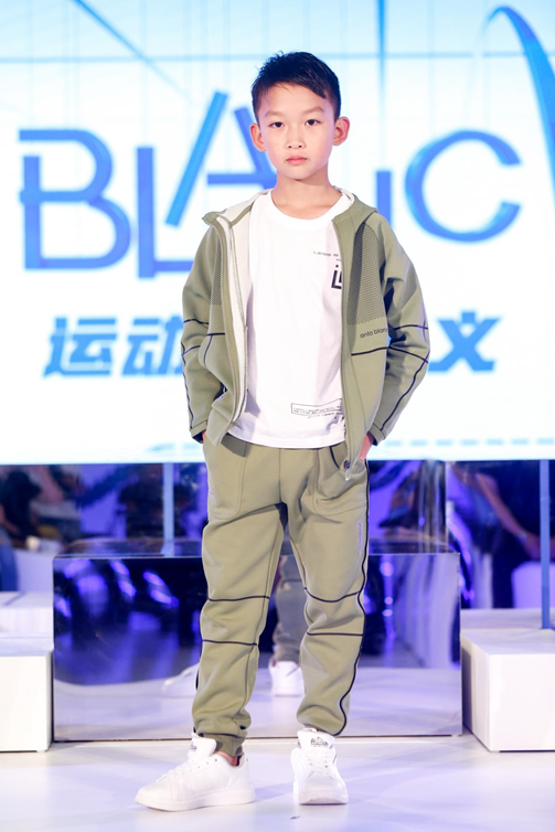 ��̤��ͯ����Blancϵ�У����㿴�����˶��������塱